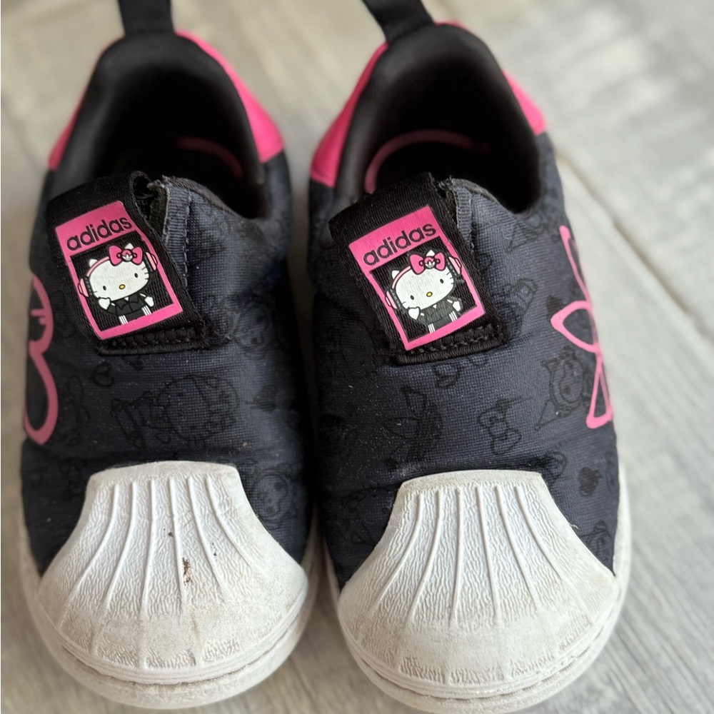Adidas toddler girls Black and Pink Sneakers with Hello Kitty sneakers size 6.5